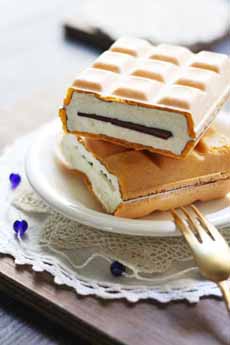 Monaka Ice Cream Sandwich