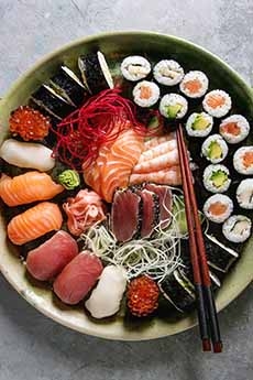 Sushi & Sashimi Combination Sushi & Sashimi Combination