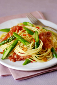 Pasta with asparagus