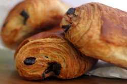 http://www.thenibble.com/reviews/main/breadstuffs/images/pain-au-chocolat-230.jpg