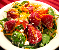 Strawberry, spinach and ricotta salad